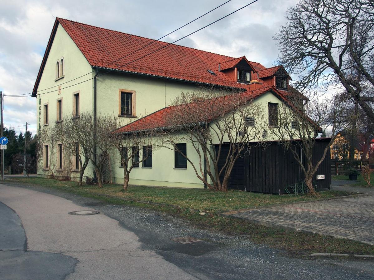 Pensión Altes Teichhaus - *