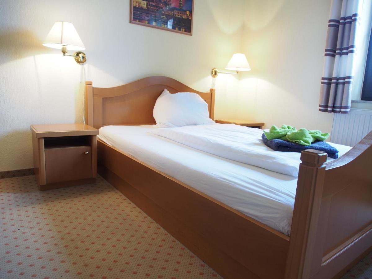 Altes Teichhaus - *